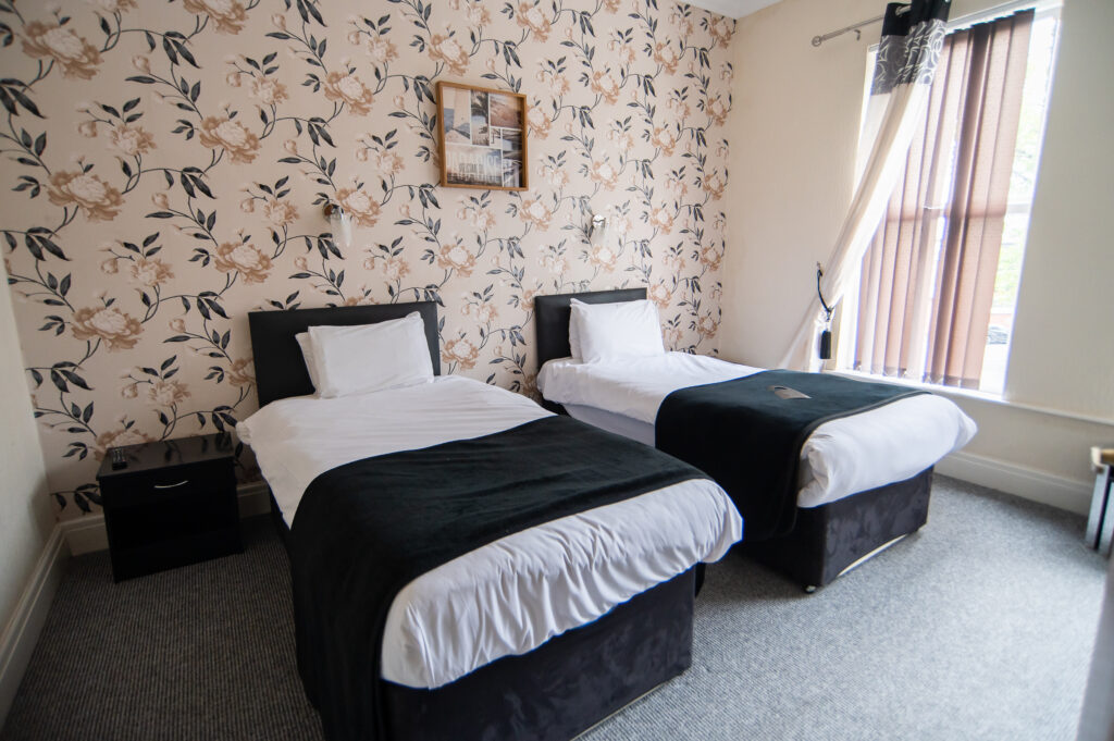 Spread Eagle twin room beds